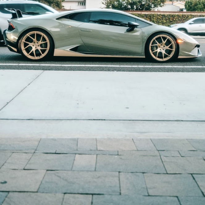 Green Lamborghini Huracán