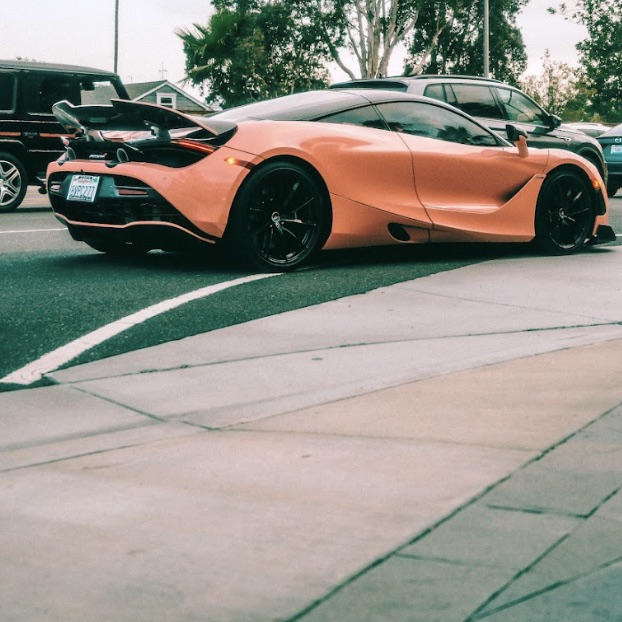 Peach McLaren 720S